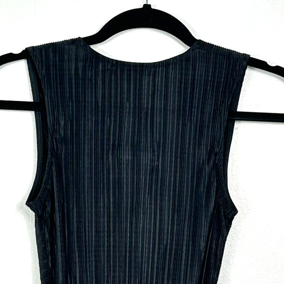 MISSGUIDED Bodysuit Womens 4 Black Ribbed Plunge Neck Sleeveless - Picture 7 of 10